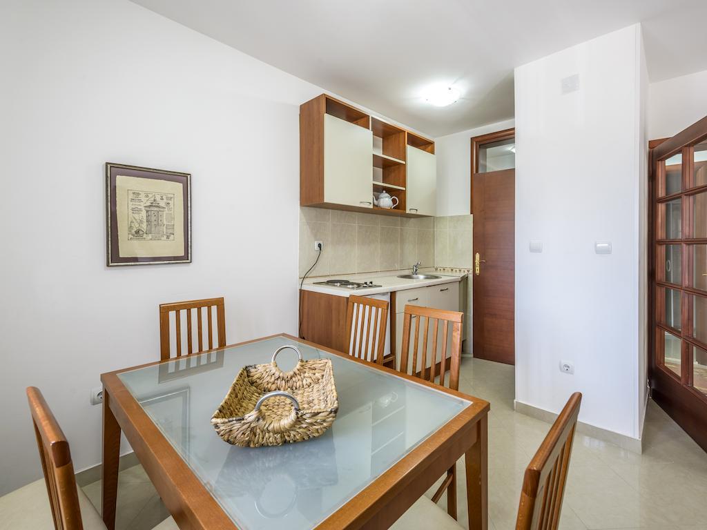 Captain Apartments Budva Pokoj fotografie